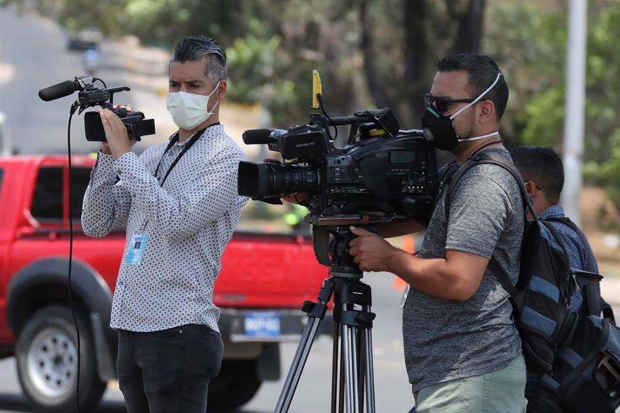 Ecuador es el país con más periodistas fallecidos por COVID-19, según ONG