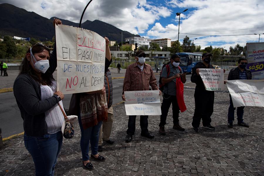 Siguen protestas por recorte a la educación