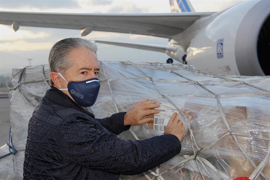 Llegan a Ecuador respiradores donados por ONG española