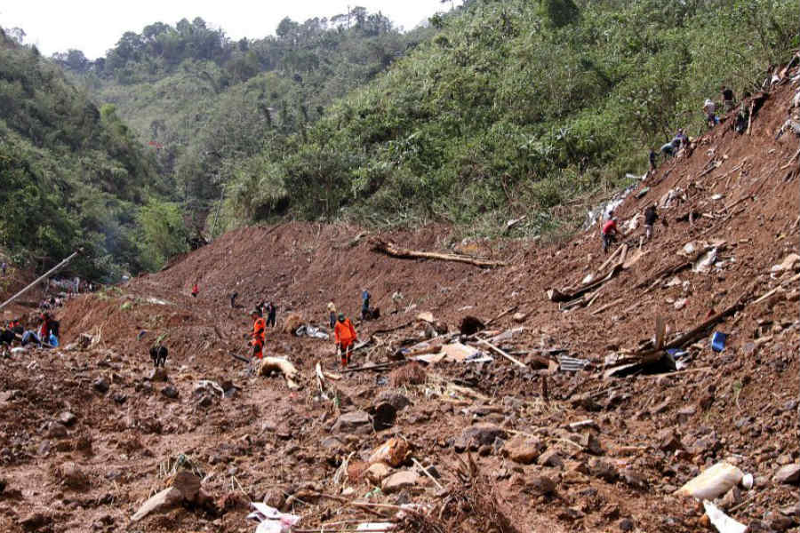 Indonesia: un muerto y 13 heridos por deslave de mina