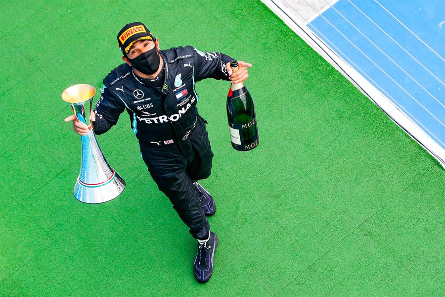 Hamilton gana Gran Premio de Hungría y es el nuevo lider de F1