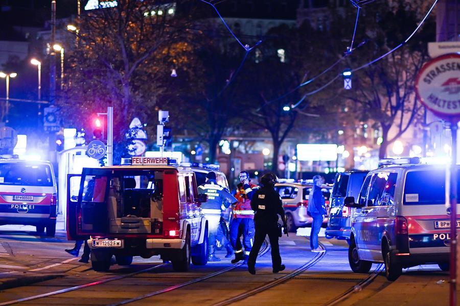 Viena: al menos un muerto en ataque cerca de sinagoga
