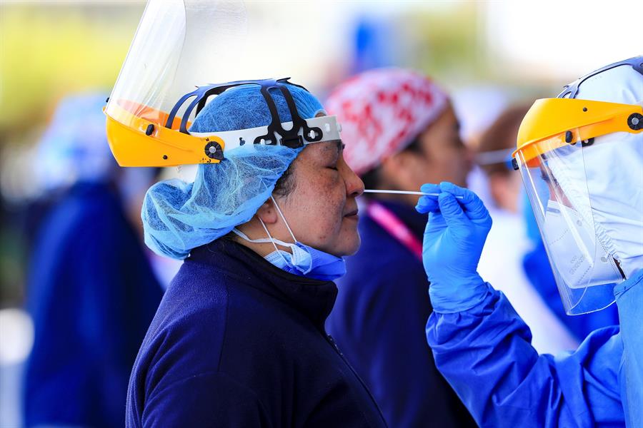 Quito llegará este martes al pico más alto de contagios de COVID-19