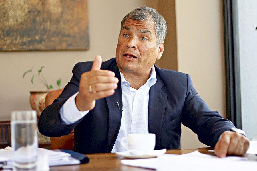 Exmandatario denuncia “falta de independencia” en Ecuador