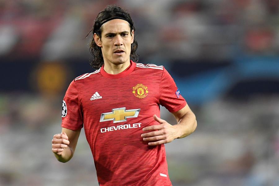 Futbolistas uruguayos califican de &quot;discriminatorio y racista&quot; trato a Cavani