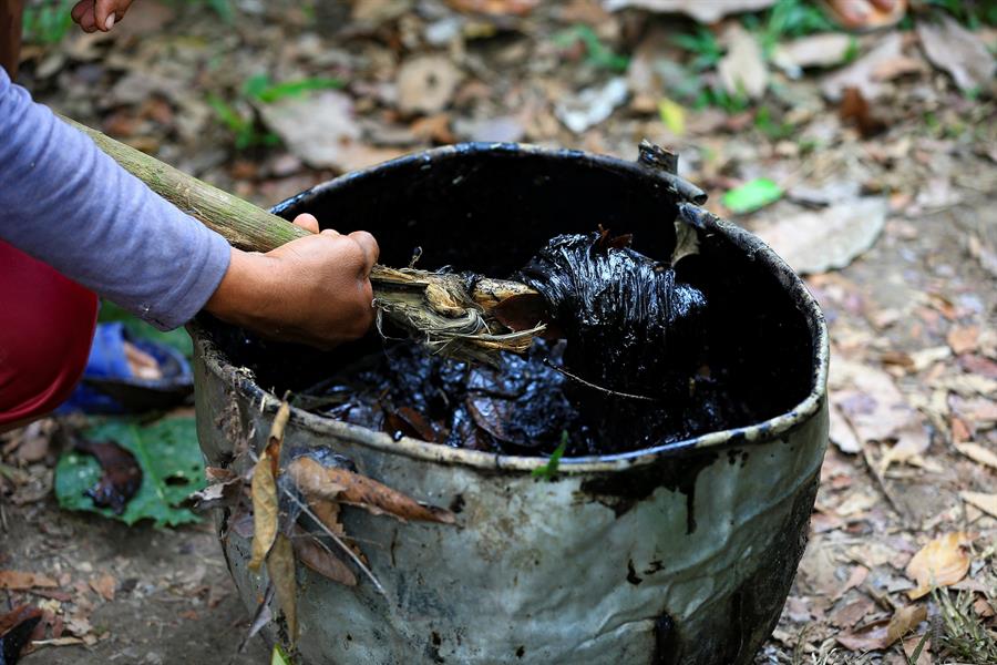 Corte acepta demanda de niñas para eliminar mecheros en Amazonía