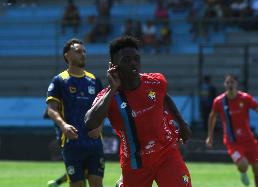 En su primer partido, El Nacional empató 2-2 con Delfín.