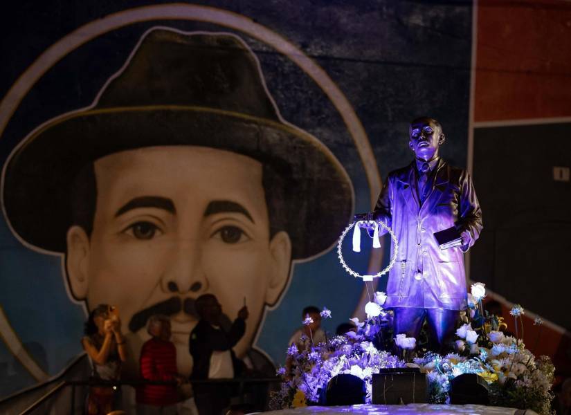 Fotografía de archivo que muestra una imagen en honor al médico José Gregorio Hernández en Caracas (Venezuela). EFE/ Ronald Peña R