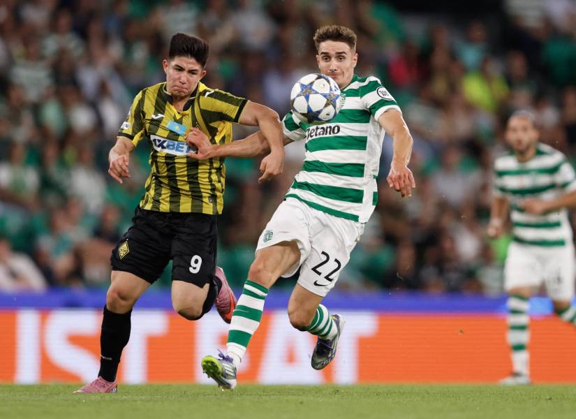 Dastán Satpáyev en un partido con el Kairat de Kazajistán