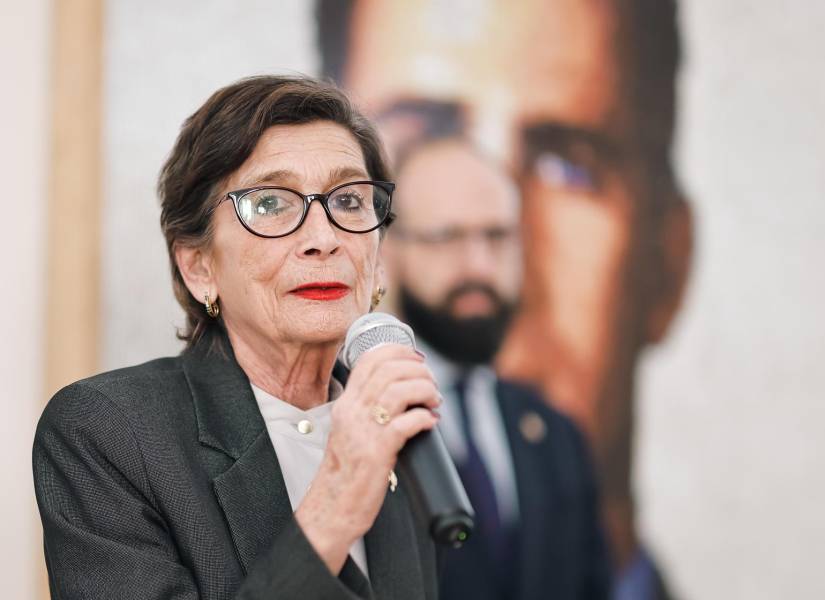 La embajadora de España en Argentina, María Jesús Alonso Jiménez, habla durante un acto en la embajada el 16 de mayo de 2024, en Buenos Aires, Argentina.