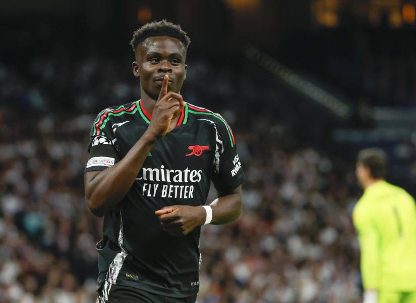 El delantero del Arsenal Bukayo Saka celebra su gol durante el partido de vuelta de cuartos de final de la Liga de Campeones ante Real Madrid.