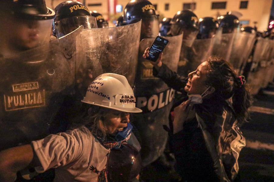 Perú: 21 000 personas se unieron a las protestas y ocho fueron heridas en los enfrentamientos