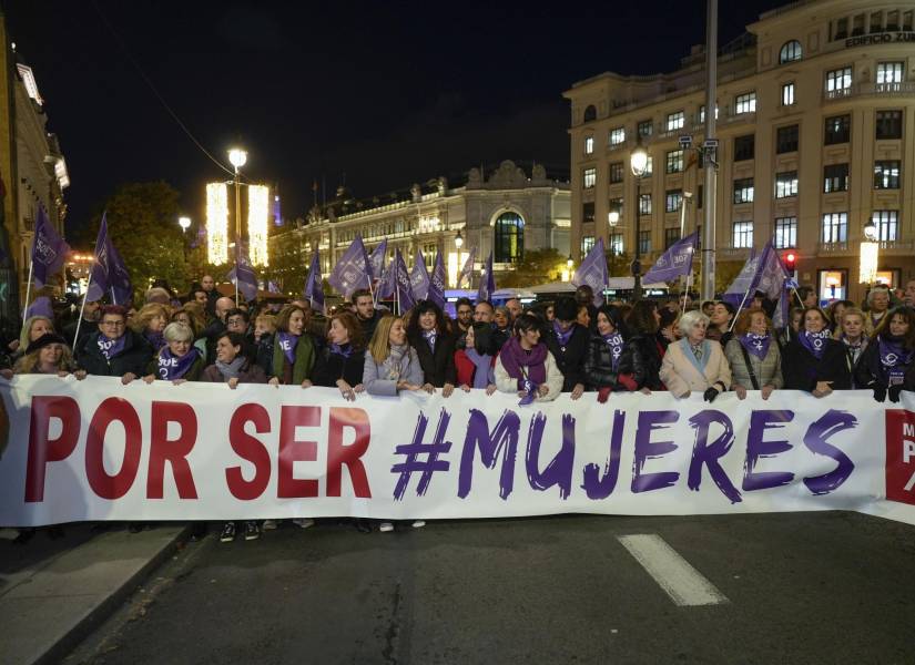 FOTODELDÍA - MADRID, 25/11/2025. Vista de la manifestación por el Día Mundial para la Eliminación de la Violencia contra las Mujeres, organizada por el Foro de Madrid 25N y el Movimiento Feminista de Madrid, este martes en Madrid.