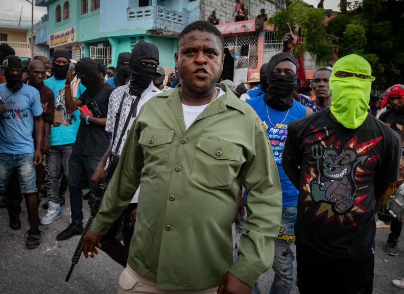 Jimmy Cherisier, alias Barbecue, en una manifestación, el 19 de septiembre de 2023, en Puerto Príncipe.