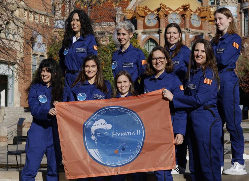 Nueve mujeres astronautas del proyecto Hypatia II.