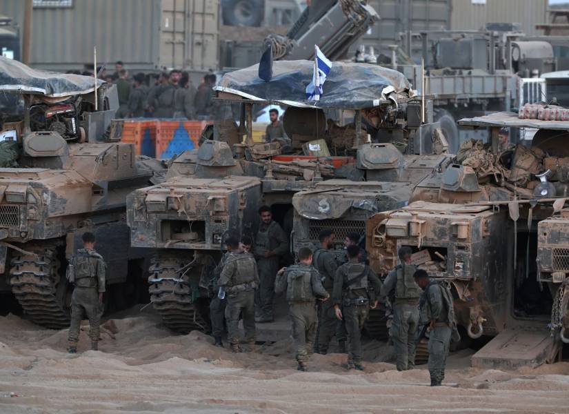 Imagen del 10 de octubre de 2025 de soldados y tanques de Israel.