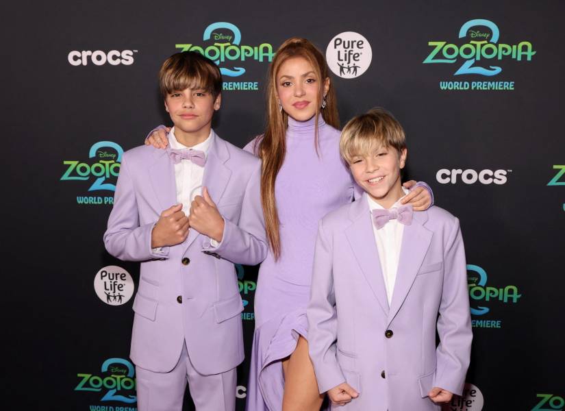 Milan Piqué Mebarak, Shakira, and Sasha Piqué Mebarak asistieron a la premiere de Zootopia 2 el 13 de noviembre