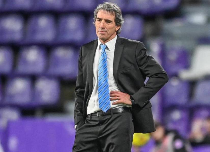 Guillermo Almada negocia con el Real Oviedo de España para este 2025.