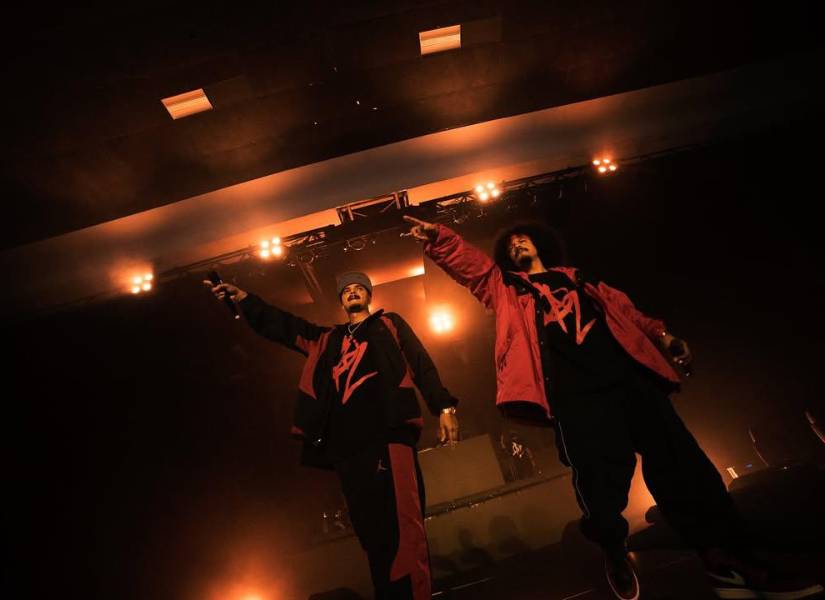 Si Gilmer Mesa escribió a Aranjuez, Medellín, los de Alcolirykoz - Gambeta, Kaztro y Fazeta - llevan creando la banda sonora desde 1999, cuando fundaron el grupo.