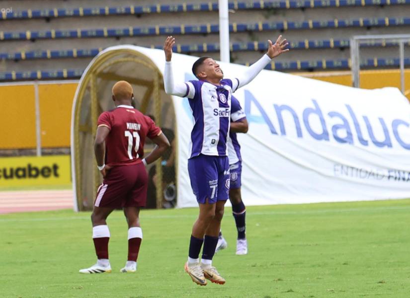 Dixon Vera fue bajado al equipo sub 19 del Técnico Universitario.