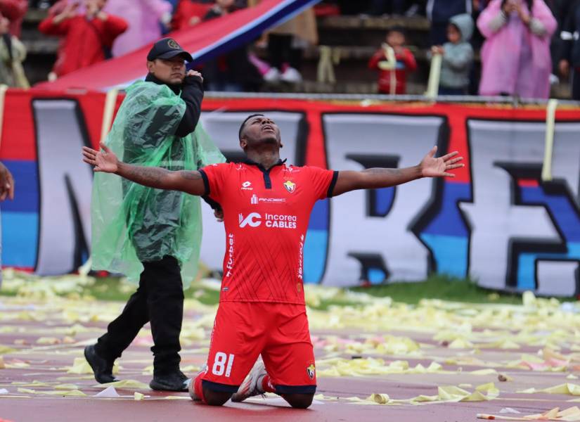 Gabriel Cortez se puede quedar en El Nacional.