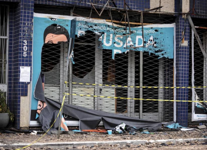 Fachada de la pensión tras sufrir un incendio