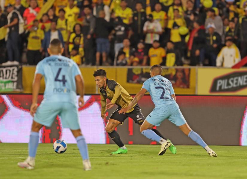 Joao Rojas recibirá USD 300 000 de Emelec por su traspaso a Monterrey.