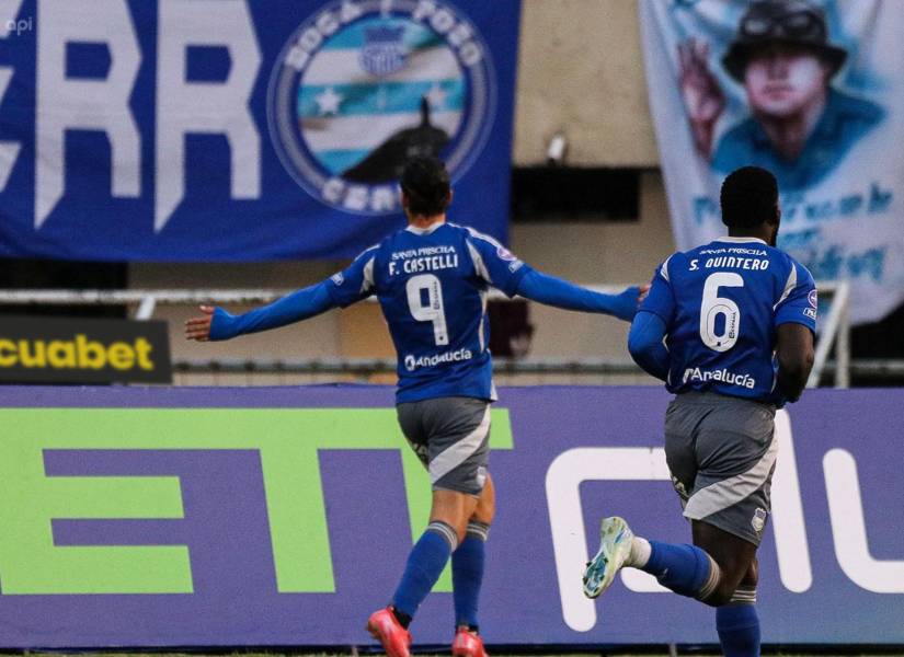 El delantero de Emelec, Facundo Castelli, celebra un gol contra Libertad por la fecha 23 de la LigaPro