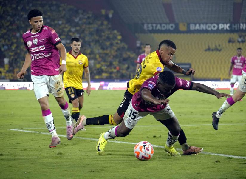 Independiente del Valle goleó 3-0 a Barcelona SC en la LigaPro.