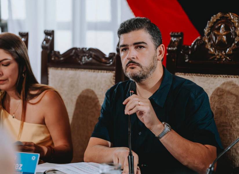 Aquiles Álvarez intermedia entre Emelec e Interagua por una larga deuda.