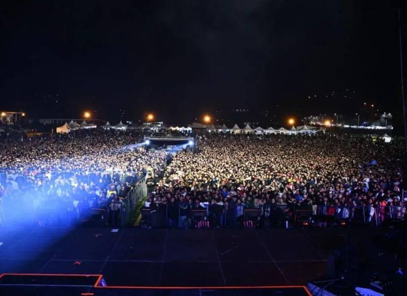 Cientos de personas acudieron al concierto de Beéle en Cuenca.