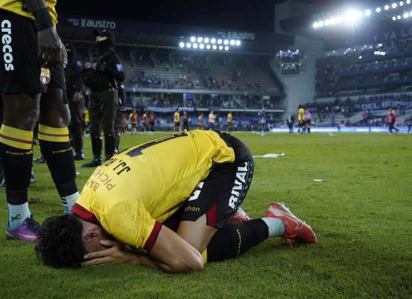 Joao Rojas volvió a la cancha para disputar el Clásico del Astillero en el estadio George Capwell.