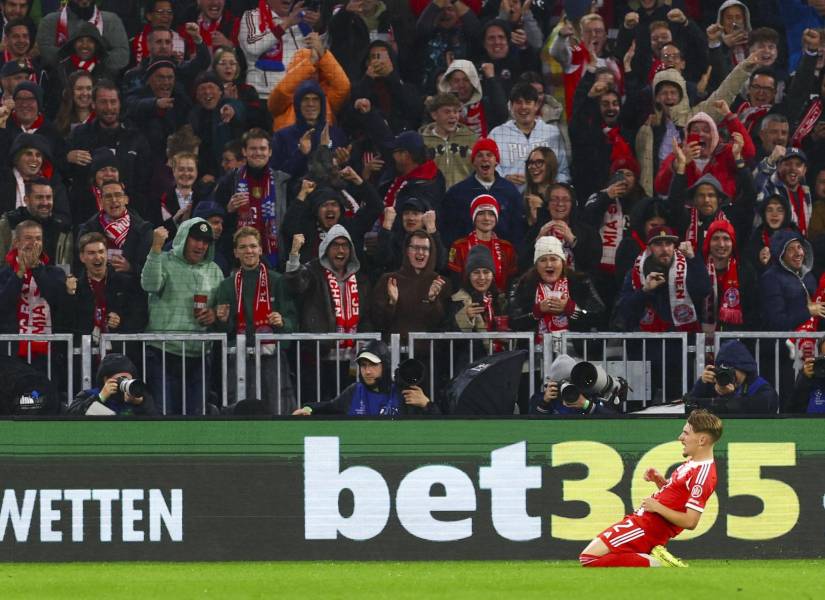 Lennart Karl celebrando su primer gol en su debut en la Champions League.