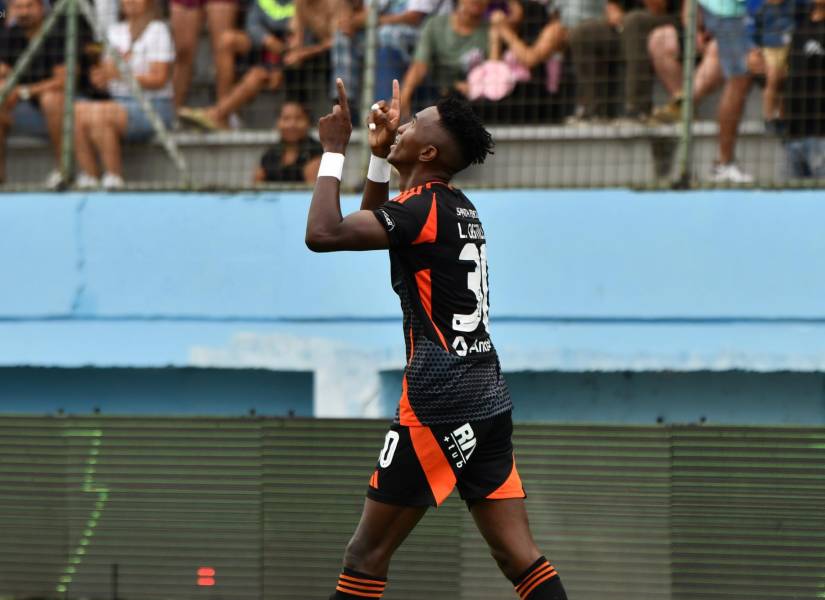 Emelec venció a Manta FC.