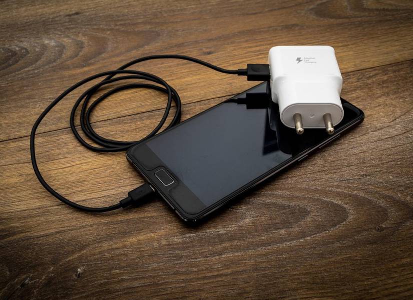 El uso de implementos no originales puede conllevar la anulación de la garantía del dispositivo.