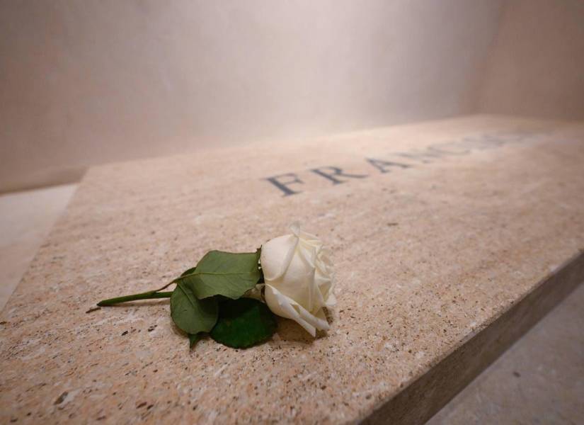 Primeras imágenes de la tumba del Papa Francisco en la Basílica de Santa María la Mayor.