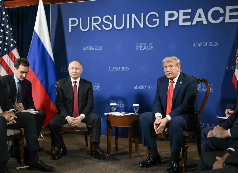 Los presidentes de Rusia y Estados Unidos, minutos antes de empezar la reunión por la paz.