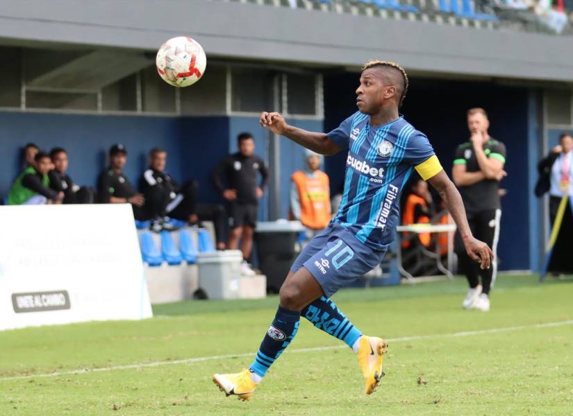 Miller Bolaños renovó su contrato con el Guayaquil City para este 2025.