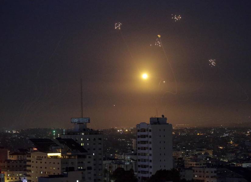 Los militantes palestinos en Gaza han disparado cohetes hacia Israel.