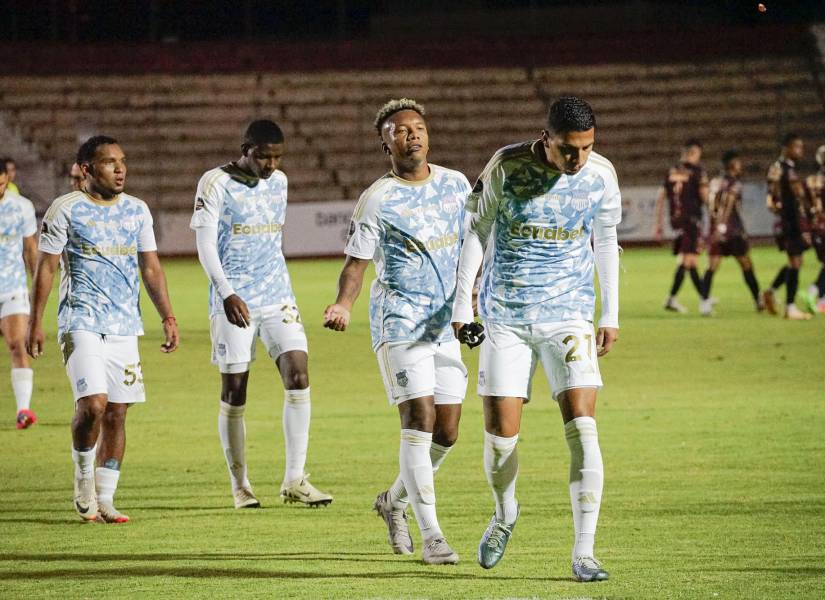 La selección de Ecuador no bloquea a los futbolistas de equipos locales.