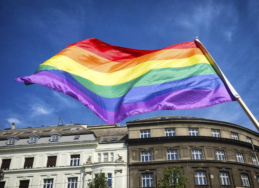 Imagen referencial de una bandera de la comunidad LGBTIQ+.