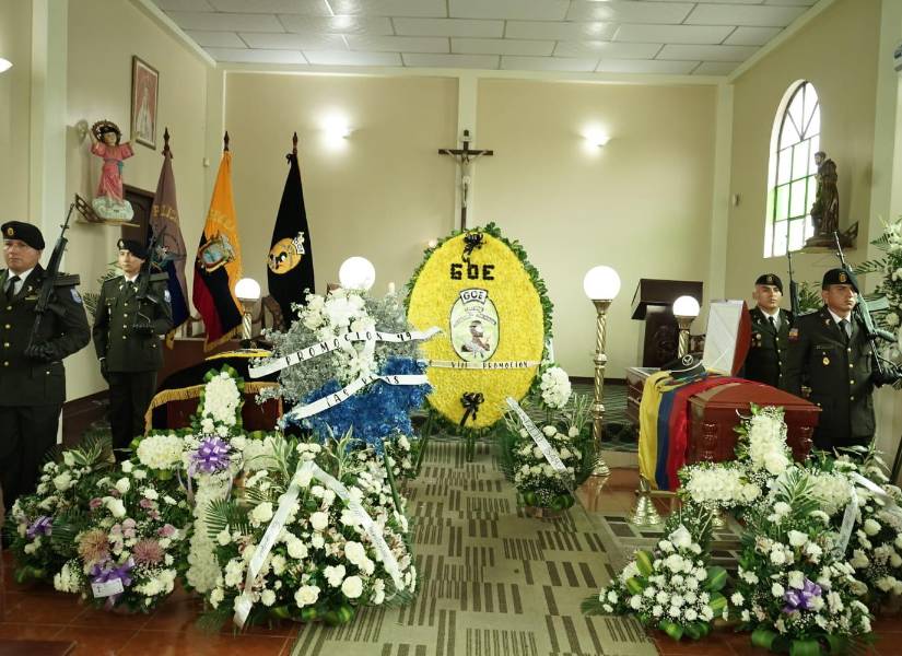 Los agentes que eran hermanos habían sido amenazados por una banda criminal para detener los patrullajes y controles en la zona.