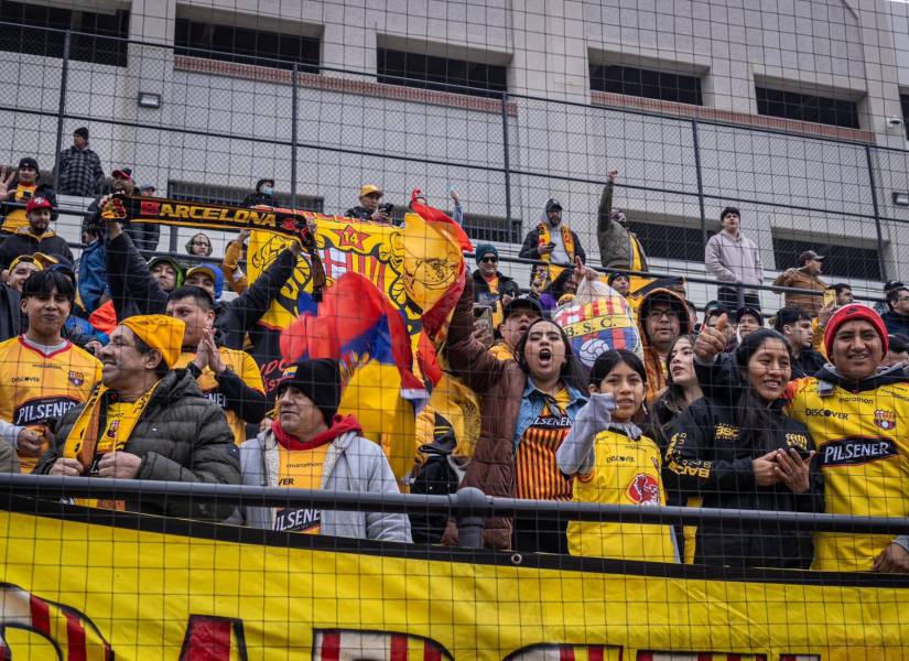 Hinchas de Barcelona SC en el estadio HinchLiffe