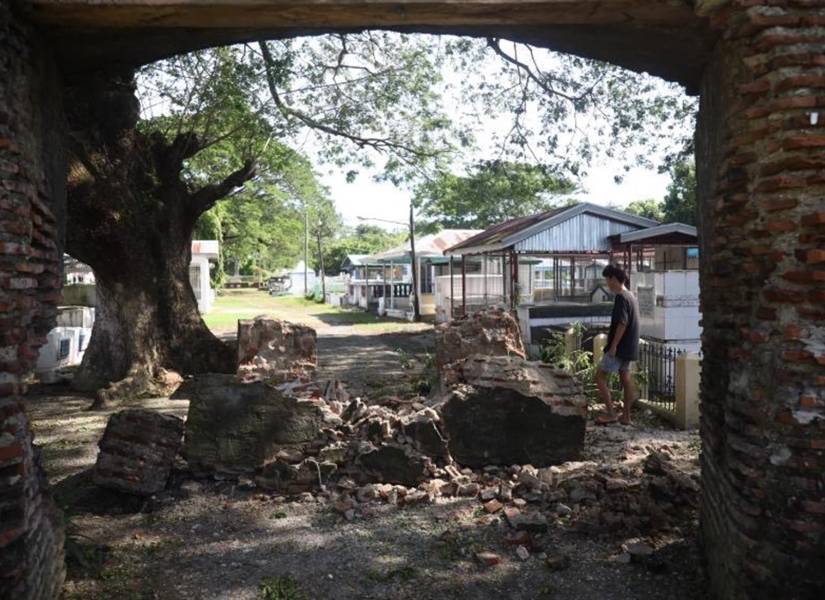 El seísmo sacudió las provincias de Abra e Ilocos Norte y su epicentro se situó a unos 320 kilómetros al norte de Manila.