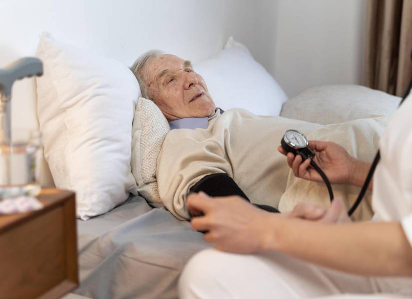 Los adultos mayores tienen mayor riesgo de tener hipertensión.