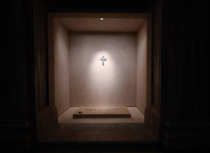 Primeras imágenes de la tumba del Papa Francisco en la Basílica de Santa María la Mayor.