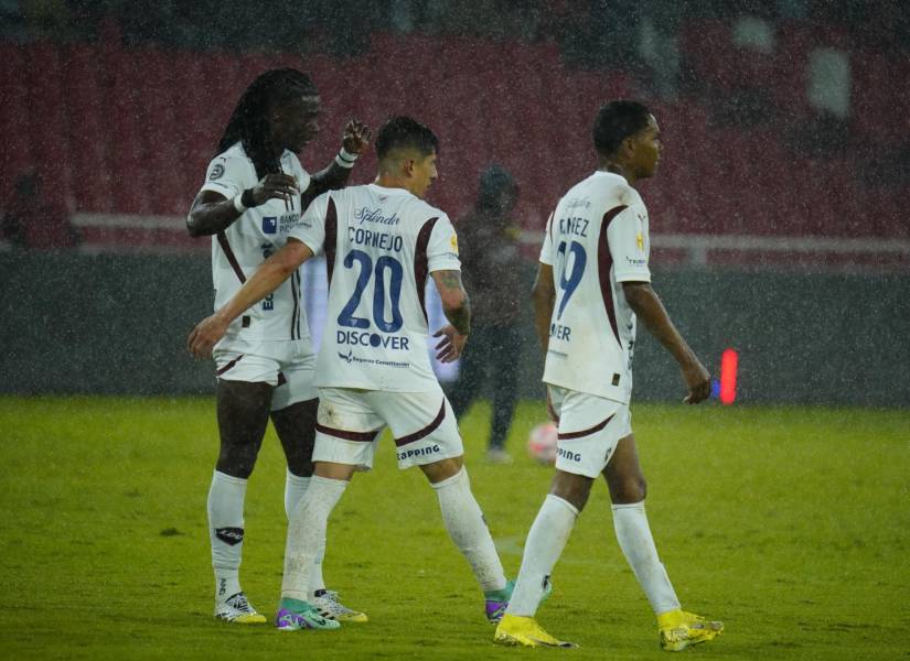 Los jugadores de Liga de Quito celebran su victoria a Independiente del Valle por fecha siete del hexagonal principal de la LigaPro