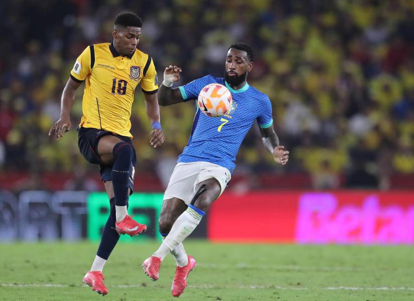 Nilson Angulo fue uno de los atacantes de la selección de Ecuador.