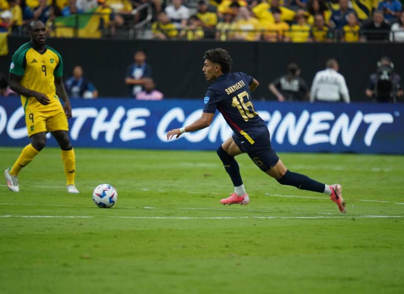 Jeremy Sarmiento es jugador del Brighton.