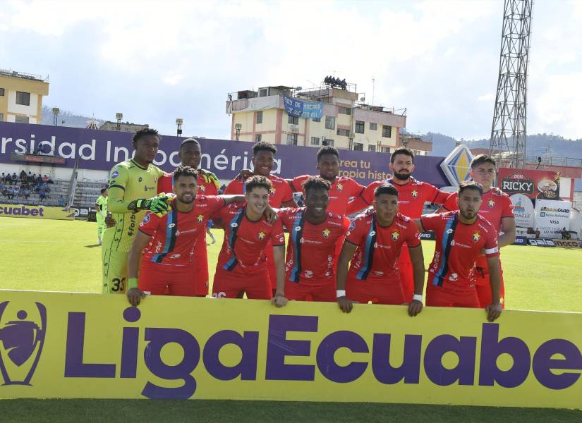 Jugadores de El Nacional previo al partido contra Macará por la fecha siete del segundo hexagonal de la LigaPro